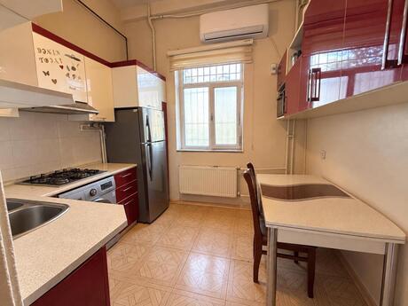 Şah İsmayıl Xətaidə 2 otaqlı köhnə tikili mənzil satılır, 60 m², 175 000 AZN, şəkil 3 / 8