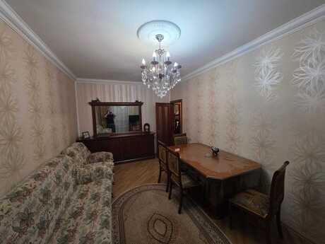 Продаётся 3-комнатная квартира в старом фонде, 7-ci mikrorayon, 80 м², 225 000 AZN, фото 2 / 12