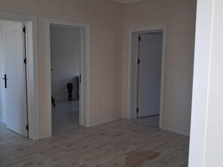 Əmircanda 5 otaqlı həyət evi satılır, 311 m², 128 000 AZN, şəkil 3 / 4