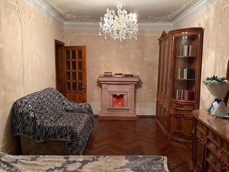 Gənclikdə 3 otaqlı köhnə tikili mənzil kirayə verilir, 90 m², 150 AZN/ay, şəkil 5 / 12