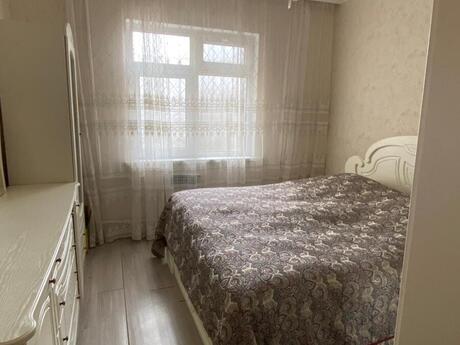 Yeni Günəşlidə 3 otaqlı köhnə tikili mənzil satılır, 65 m², 148 000 AZN, şəkil 2 / 12