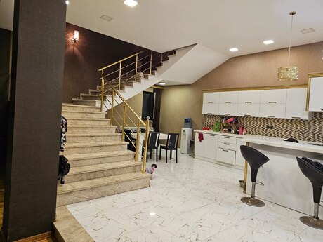 Novxanıda 5 otaqlı həyət evi satılır, 350 m², 275 000 AZN, şəkil 4 / 9