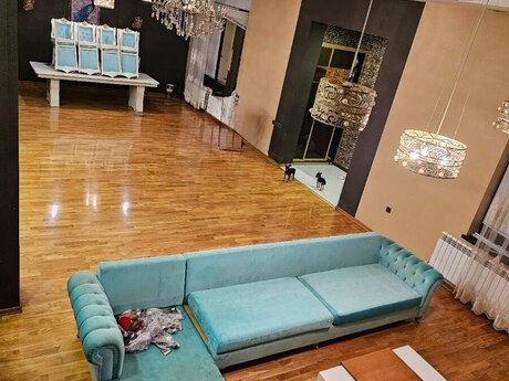 Novxanıda 5 otaqlı həyət evi satılır, 350 m², 275 000 AZN, şəkil 2 / 9