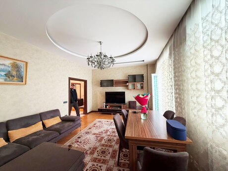 Xan Şuşinski küç.də 3 otaqlı yeni tikili mənzil kirayə verilir, 115 m², 1 350 AZN/ay, şəkil 3 / 11