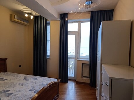 Gumush Residence kompleksində 3 otaqlı yeni tikili mənzil kirayə verilir, 167 m², 1 600 AZN/ay, şəkil 2 / 12