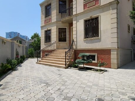 9-room house, 340 m², Badamdar, 1 800 AZN