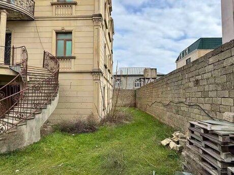9 rooms · 680 m² · floor 1/1, Badamdar