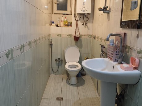 4-room old-build apartment for sale in Biləcəri, 82 m², 160 000 AZN, photo 3 / 9