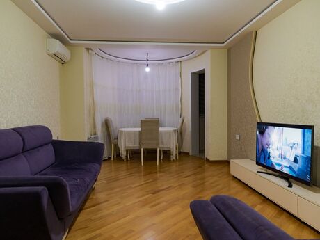 4 otaq · 110 m² · 4/17 mərtəbə, 8 Noyabr