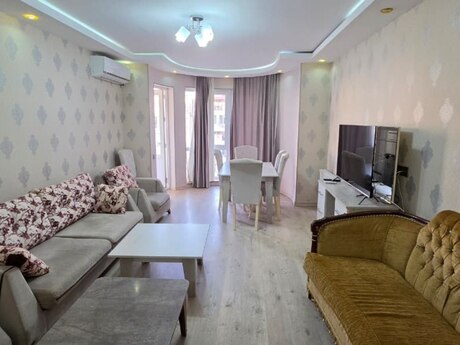 3-room apartment, 110 m², 8 Noyabr, 1 050 AZN
