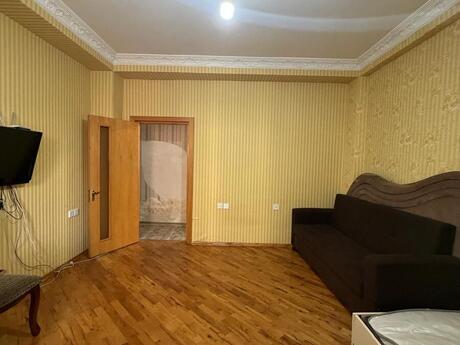 Masazırda 2 otaqlı köhnə tikili mənzil satılır, 62 m², 79 000 AZN, şəkil 2 / 10