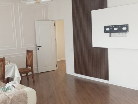 Biləcəridə 5 otaqlı köhnə tikili mənzil satılır, 125 m², 250 000 AZN, şəkil 3 / 3