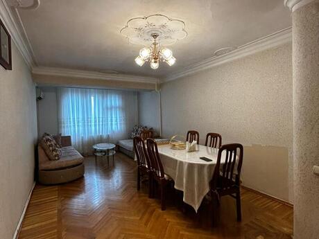 Продаётся 3-комнатная квартира в старом фонде, İnşaatçılar, 90 м², 258 000 AZN, фото 4 / 12