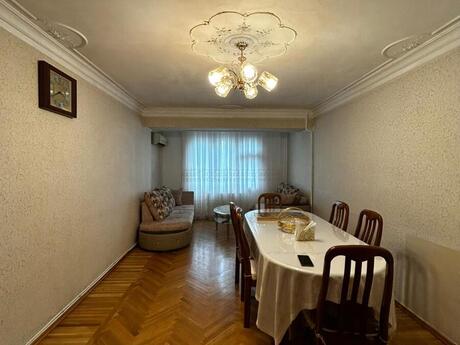 Продаётся 3-комнатная квартира в старом фонде, İnşaatçılar, 90 м², 258 000 AZN, фото 2 / 12