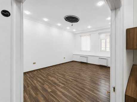 Nəriman Nərimanovda 4 otaqlı yeni tikili mənzil kirayə verilir, 130 m², 2 000 AZN/ay, şəkil 2 / 10