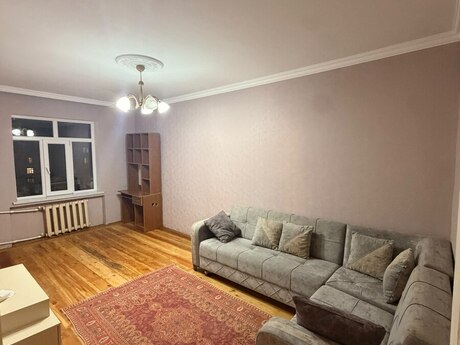 Yeni Günəşlidə 2 otaqlı köhnə tikili mənzil kirayə verilir, 60 m², 450 AZN/ay, şəkil 2 / 12