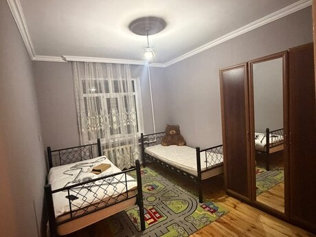 Yeni Günəşlidə 2 otaqlı köhnə tikili mənzil kirayə verilir, 60 m², 450 AZN/ay, şəkil 4 / 12