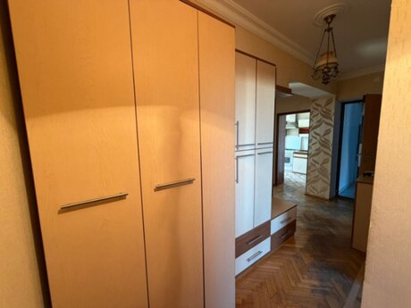 Yasamalda 4 otaqlı köhnə tikili mənzil satılır, 105 m², 235 000 AZN, şəkil 5 / 12