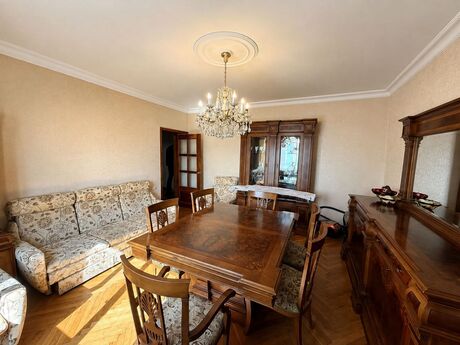 Yasamalda 4 otaqlı köhnə tikili mənzil satılır, 105 m², 235 000 AZN, şəkil 2 / 12