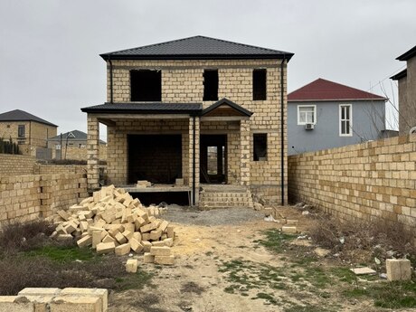 4 otaq · 180 m²
