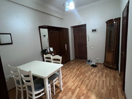 2 otaq · 70 m² · 11/17 mərtəbə, 20 Yanvar
