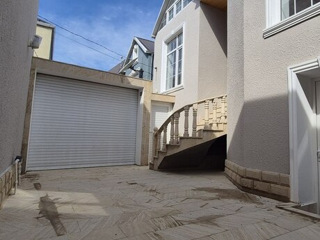 6 otaq · 180 m² · 1/1 mərtəbə, Binəqədi