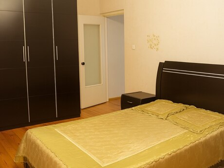 Yeni Yasamalda 4 otaqlı köhnə tikili mənzil kirayə verilir, 120 m², 800 AZN/ay, şəkil 5 / 12