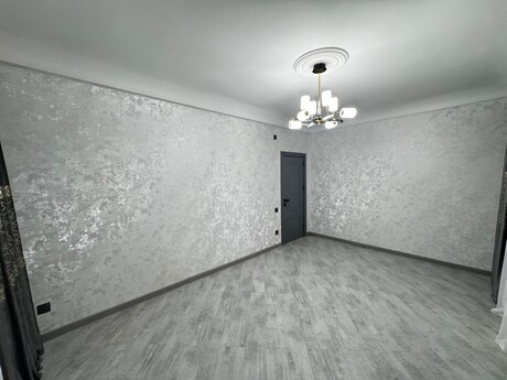 7-ci mikrorayonda 2 otaqlı köhnə tikili mənzil satılır, 60 m², 175 000 AZN, şəkil 5 / 12