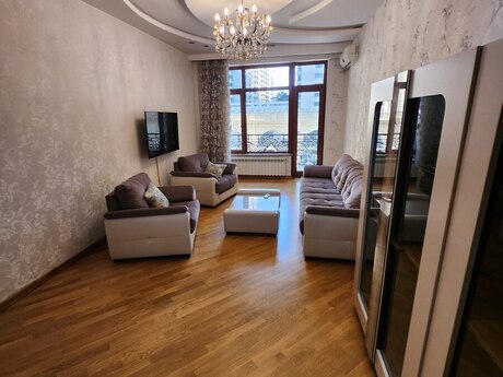 28 Mayda 2 otaqlı yeni tikili mənzil kirayə verilir, 110 m², 1 800 AZN/ay, şəkil 2 / 8