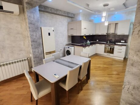28 Mayda 2 otaqlı yeni tikili mənzil kirayə verilir, 110 m², 1 800 AZN/ay, şəkil 3 / 8