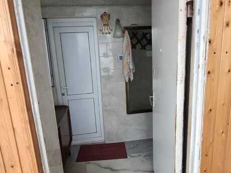 Sahildə 2 otaqlı köhnə tikili mənzil kirayə verilir, 60 m², 700 AZN/ay, şəkil 5 / 12