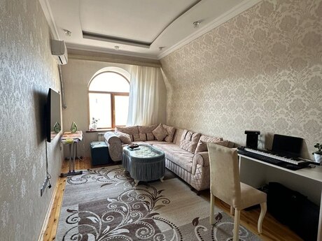 5 otaq · 70 m² · 5/5 mərtəbə, Abşeron