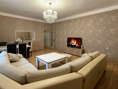 Əhmədlidə 5 otaqlı həyət evi satılır, 150 m², 260 000 AZN, şəkil 2 / 12
