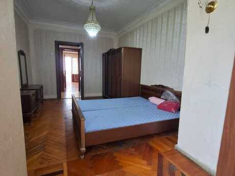 28 Mayda 3 otaqlı köhnə tikili mənzil satılır, 88 m², 210 000 AZN, şəkil 5 / 12