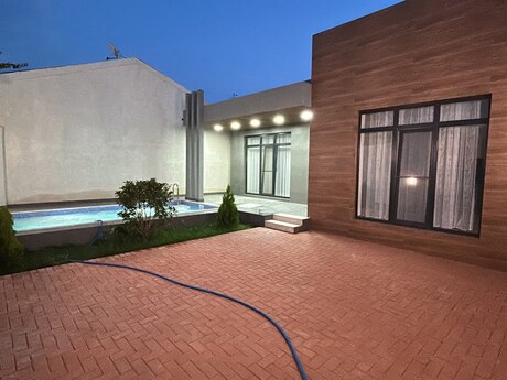 5 otaq · 130 m²