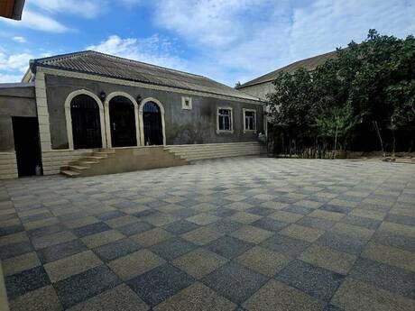 4 otaq · 140 m² · 1/1 mərtəbə, Binə
