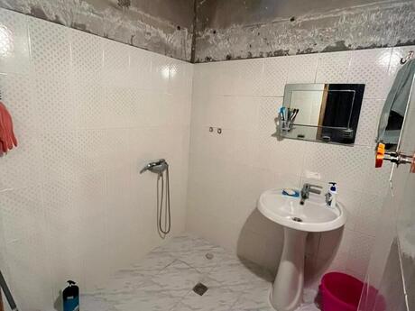 Əhmədlidə 4 otaqlı köhnə tikili mənzil satılır, 105 m², 175 000 AZN, şəkil 3 / 7