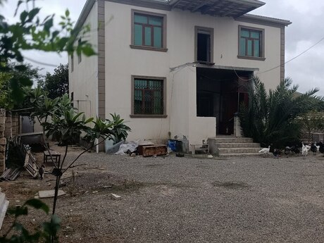 6 otaq · 300 m²