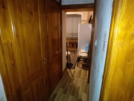 Qaraçuxurda 2 otaqlı köhnə tikili mənzil kirayə verilir, 60 m², 500 AZN/ay, şəkil 4 / 9