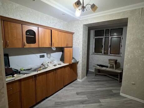Qaraçuxurda 2 otaqlı köhnə tikili mənzil kirayə verilir, 80 m², 650 AZN/ay, şəkil 5 / 8