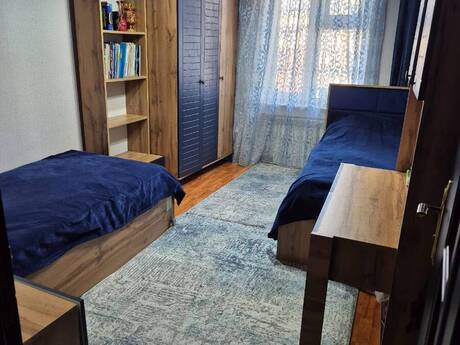28 Mayda 3 otaqlı köhnə tikili mənzil satılır, 90 m², 225 000 AZN, şəkil 5 / 9