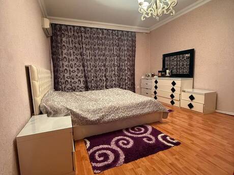28 Mayda 3 otaqlı köhnə tikili mənzil satılır, 90 m², 225 000 AZN, şəkil 4 / 9