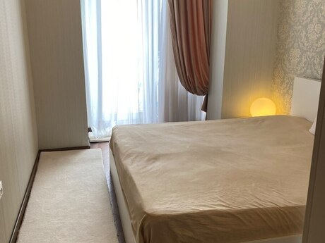 Gənclikdə 2 otaqlı yeni tikili mənzil kirayə verilir, 60 m², 900 AZN/ay, şəkil 5 / 9