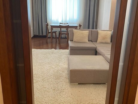 Gənclikdə 2 otaqlı yeni tikili mənzil kirayə verilir, 60 m², 900 AZN/ay, şəkil 2 / 9