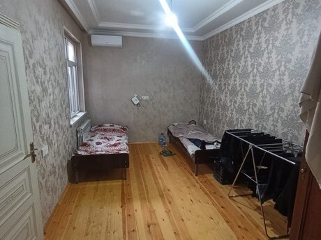 4 otaq · 140 m² · 1/1 mərtəbə, Səbail