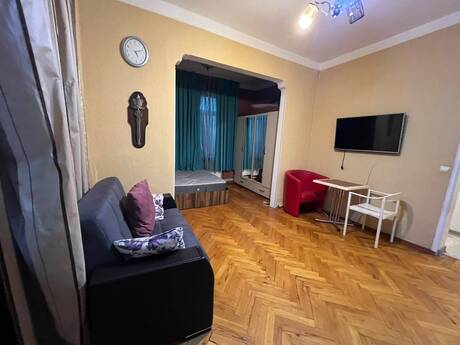 Продаётся 1-комнатная квартира в старом фонде, Elmlər Akademiyası, 42 м², 175 000 AZN, фото 2 / 7