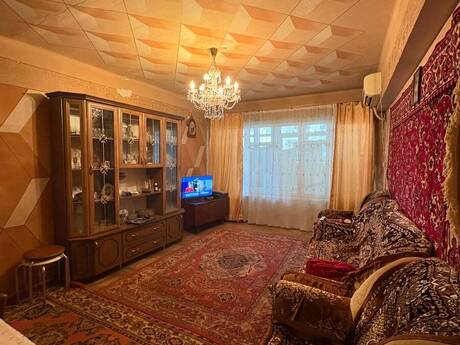 Yasamalda 4 otaqlı köhnə tikili mənzil satılır, 110 m², 305 000 AZN, şəkil 2 / 12