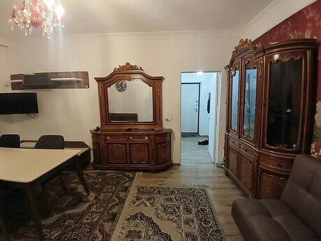 28 Mayda 2 otaqlı köhnə tikili mənzil kirayə verilir, 50 m², 650 AZN/ay, şəkil 4 / 12