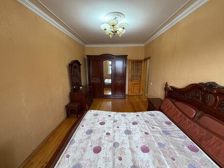 Сдаётся 2-комнатная квартира в старом фонде, Yeni Günəşli, 60 м², 450 AZN/мес, фото 3 / 12