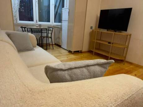 8-ci mikrorayonda 2 otaqlı yeni tikili mənzil kirayə verilir, 40 m², 850 AZN/ay, şəkil 4 / 12